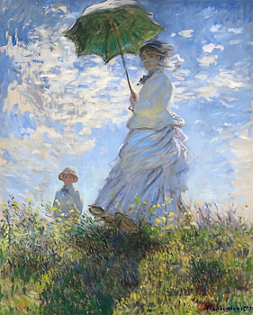 Une femme sous une ombrelle verte