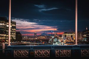 London - Nachtansicht auf der Themse von Bas Van den Berg