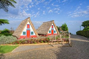Traditionelle Häuser in Santana auf Madeira