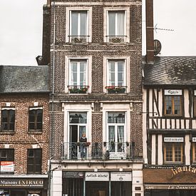 Een mooi gebouw in Pont-Audemer in Frankrijk van Bryan Van Tiggelen