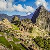 Breed panorama op de verborgen stad Machu Picchu, Peru van Rietje Bulthuis