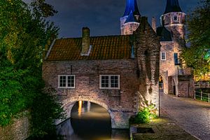 Oostpoort Delft, een foto naar tekening van Anton Pieck