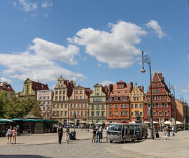 Breslau – wo farbenfrohe Geschichte, stimmungsvolle Gassen und malerische Brücken aufeinandertreffen.