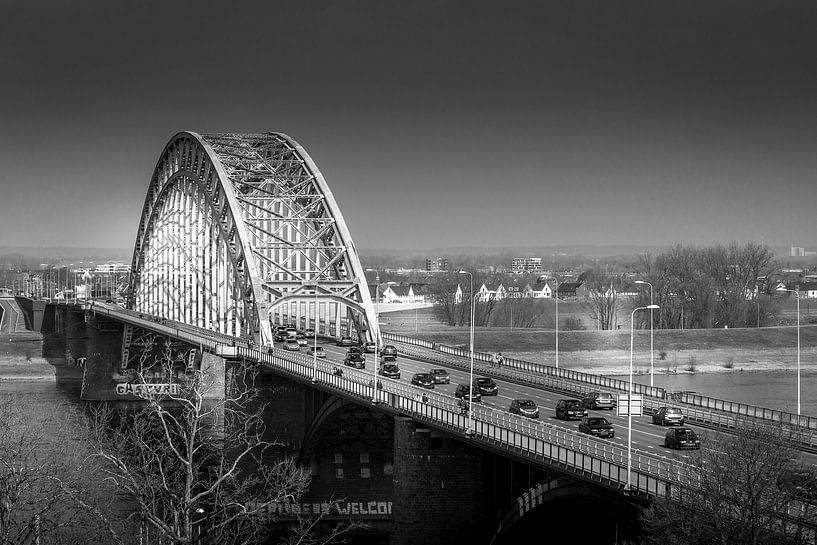 Waalbrücke von Monique Pals