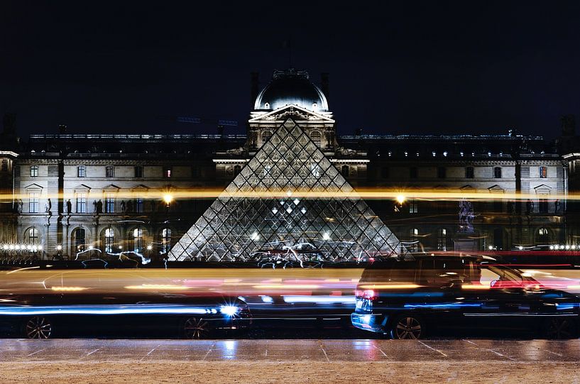 Louvre Museum by Hello Pompoyo