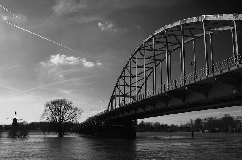 Bridge 2 Far von De Rover
