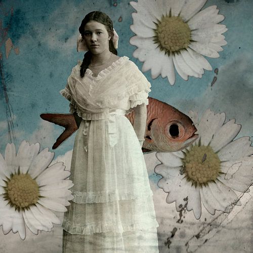 Vintage beauty with Goldfish