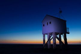 Zonsondergang Drenkelingenhuis Terschelling by Chiel Hoekstra