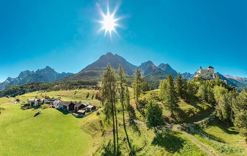 Schloss Tarasp, Tarasp - Scuol, Graubünden, Schweiz von Rene van der Meer