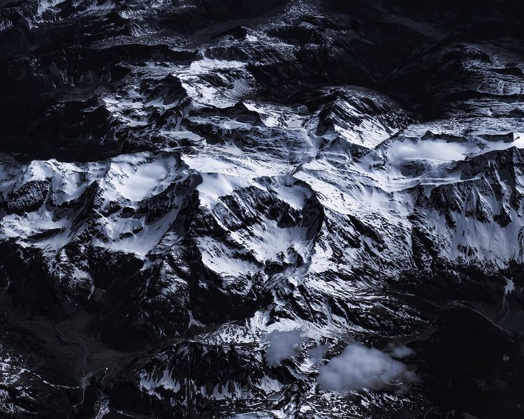 DARK ALPS 1-33 B von WILDLIGHT PHOTOGRAPHY
