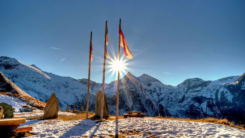 Sun greets summit by Roith Fotografie