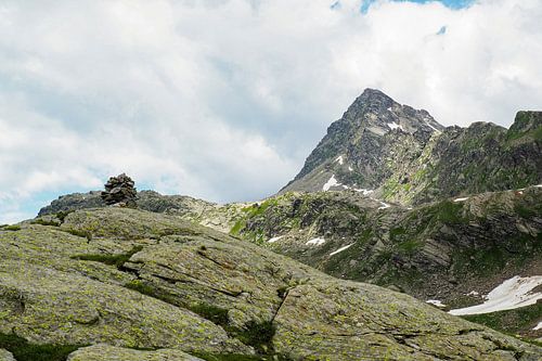 Hooggelegen bergmeren en indrukwekkende bergtoppen in de ongerepte natuur van het Meraner Seeplatte in Zuid-Tirol.