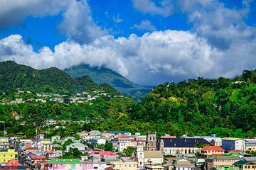 Uitzicht op de kust van Dominica en de jungle van Andreas Völkel