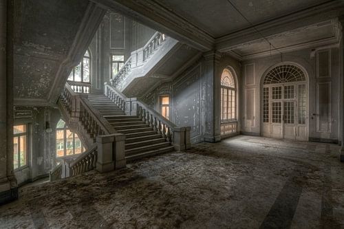 Escalier en béton abandonné.