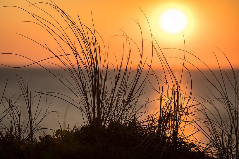 Zonsondergang op de duinen van Sylt van Christian Müringer