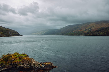 Panorama Idylle am Eilean Donan Castle in Schottland. Highlander Burg in den Highlands.