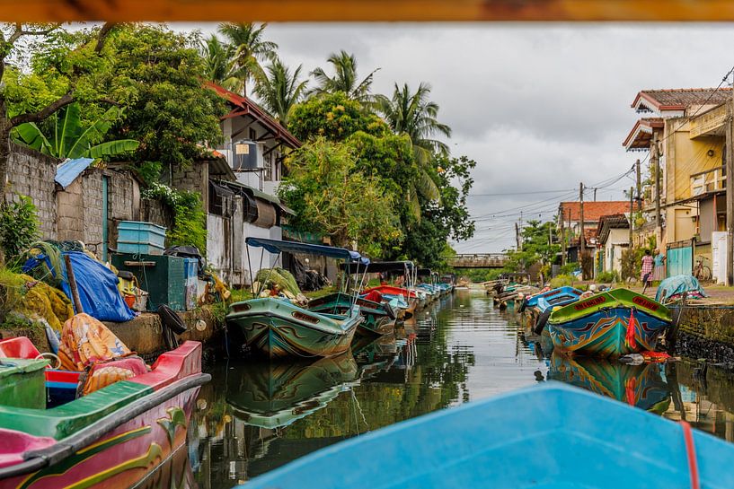 Bootsfahrt auf dem Dutch Canal bei Negombo, Sri Lanka. von Patrick Fotografeert