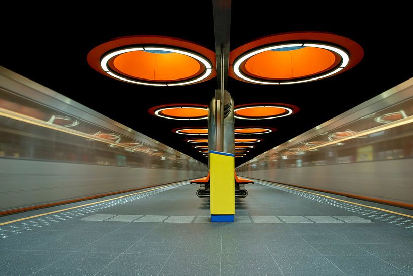 The Orange Subway Station von Vincent Willems