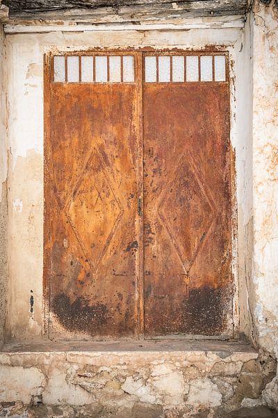 Roestige deur van Rüdiger Rohmann