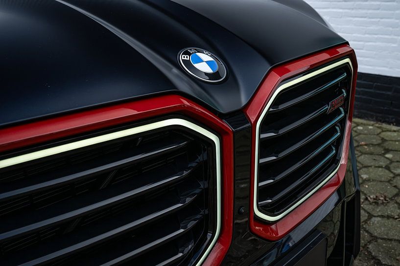 Label Red BMW XM van Bas Fransen