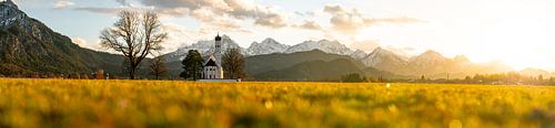 Panoramisch uitzicht vanaf de St. Coleman kapel over de Allgäuer Alpen