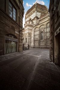 Doorkijkje in Florence - Italie van Roy Poots