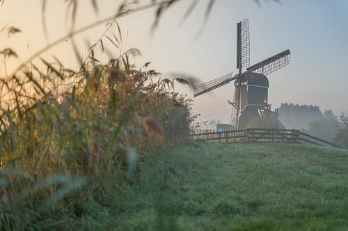 Zonsopkomst bij de Oukoopse Molen, Reeuwijk