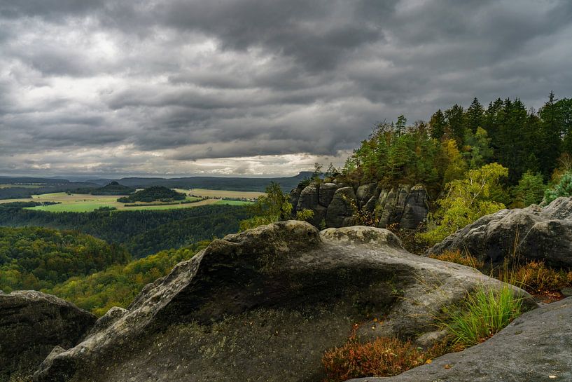 Le long du Malerweg, vue sur le Kaiserkrone et le Zirkelstein par Joey Juffermans