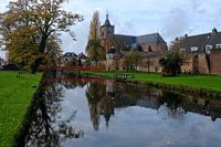 Vianen stadsgracht met Grote Kerk