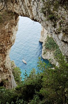 Natuurlijke boog in Capri - Kustlandschap in Italië