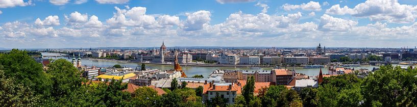 Budapest an der blauen Donau von Roland Brack