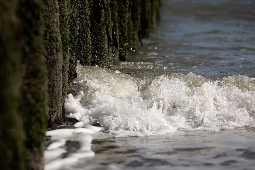 Wave breaks on pilings 4 by Percy's fotografie