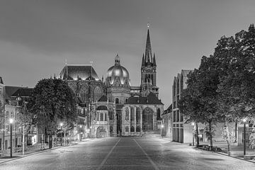 Aachener Dom schwarz-weiß