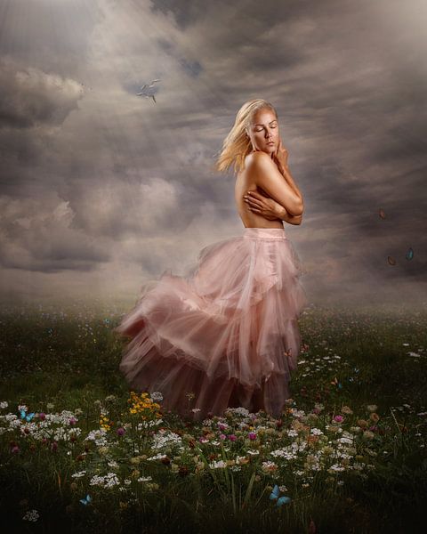 Mädchen in ihrem rosa Kleid von Cindy Dominika