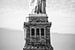 Freiheitsstatue in New York (schwarz-weiß) von Mark De Rooij