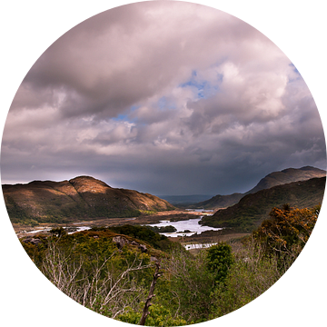 Zonsondergang op Ladies View, Ierland van Bas Wolfs