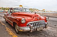 Oldtimer classic car in Cuba in het centrum van Havana. One2expose Wout kok Photography. van Wout Kok thumbnail