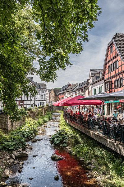 Terrasses au bord de l'eau à Bad Münstereifel (D) par Martine Dignef
