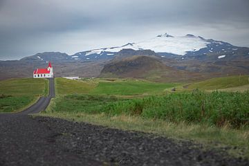 Route naar Ingjaldshólskirkja in IJsland van Ken Costers