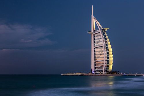 Burj el Arab in de avond