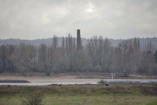 De oude steenfabriek langs de Waal