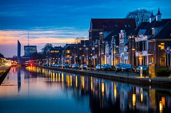 Assen bei Nacht. Die Vaart in Assen.