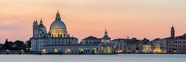  Santa Maria della Salute bei Sonnenuntergang von Teun Ruijters