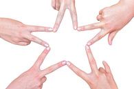 Hände von Kindern machen ein Stern von Finger von Ben Schonewille Miniaturansicht