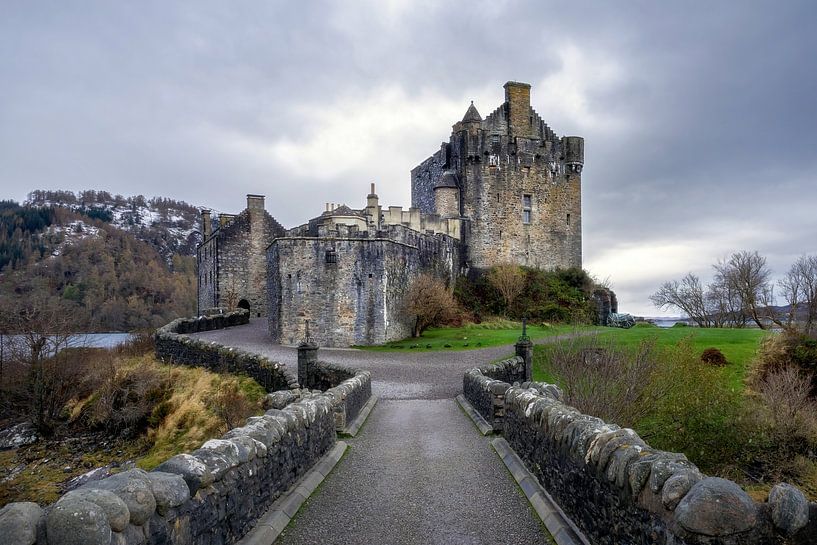 Schloss in Schottland Eilean Donan Castle von Michel Seelen