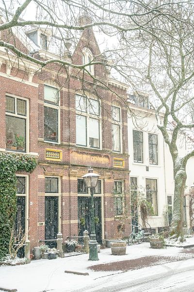 Snow in the city of Leiden by Dirk van Egmond