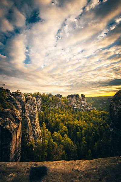 Une vue magnifique sur les montagnes de grès de l'Elbe en Allemagne par Fotos by Jan Wehnert