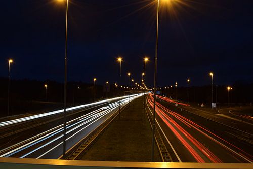 Snelweg in het donker