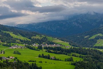 Prachtige verkenningstocht door het alpenland van Oostenrijk. van Oliver Hlavaty