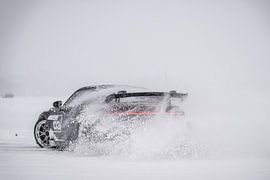 Driftender Porsche 992 GT3 in Lappland von Bas Fransen